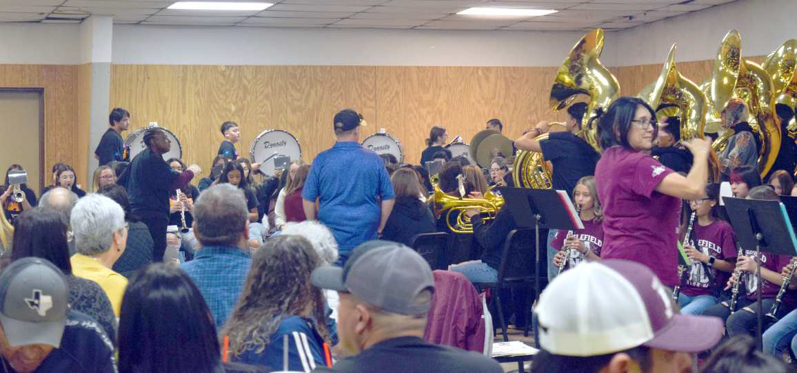 Capital Farm Credit was the Corporate Sponsor for the annual LHS Band Fundraiser held Sunday, November 13, 2022. Patrons were served a Thanksgiving dinner with all the trimmings as the Jr. High and High School bands entertained. A Cake auction followed. The cakes were made by band members and volunteers. (Photo by Ann Reagan)