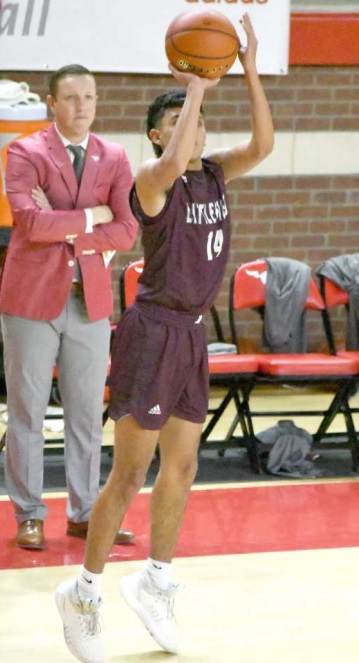 Wildcats hold on for win in Denver City