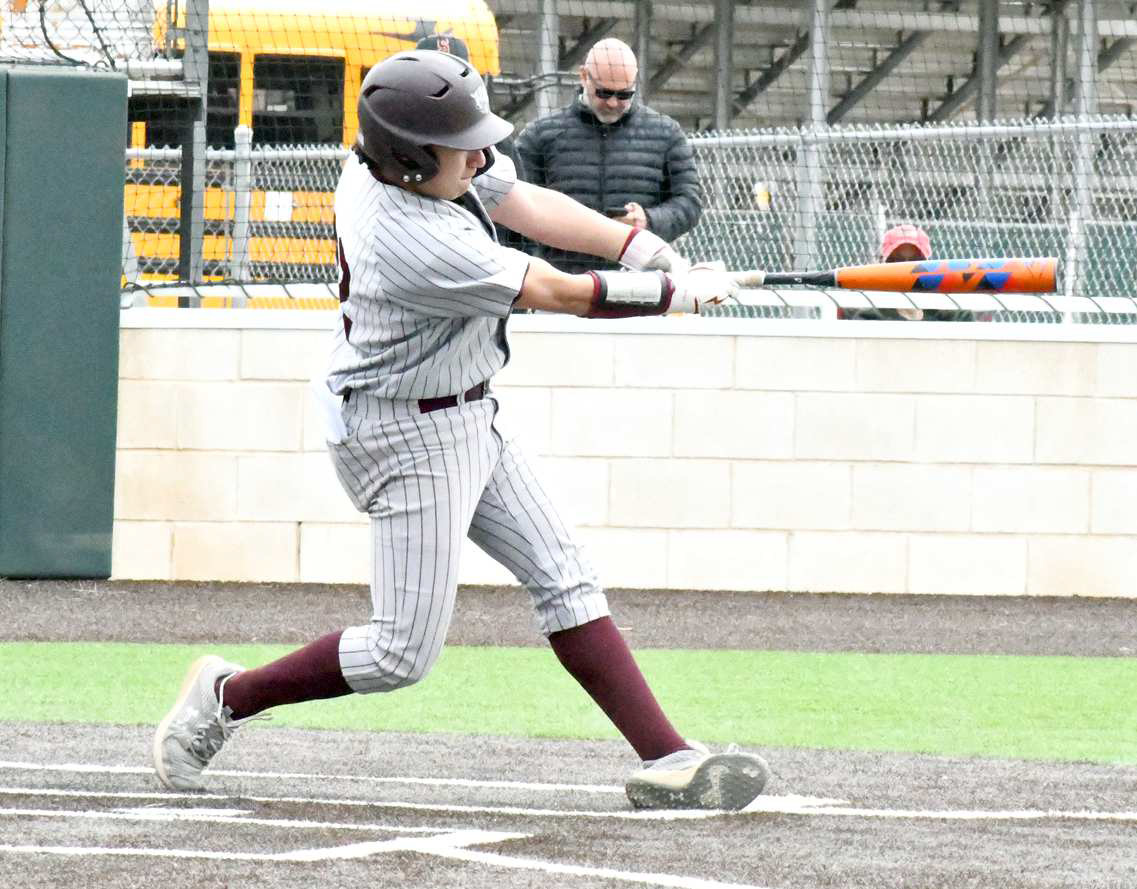 Wildcats slay Tigers, 15-5, to open tournament