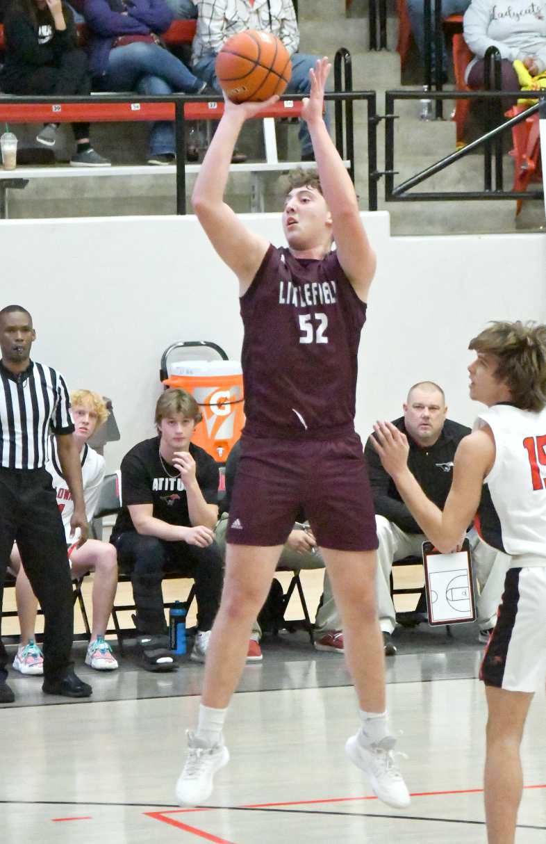 Wildcats come up short against Mustangs