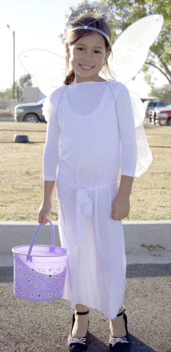 Madison Spain was an angel at Lamb Country Sheriff’s Office Trunk-or-Treat. (Photo by Rhode Duenas)