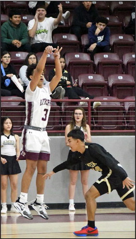Wildcats cruise past Tornadoes, 81-49