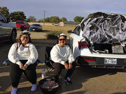 Lamb Healthcare Center Trunk-or-Treat