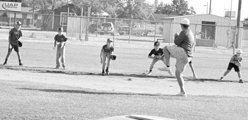 Olton hosts youth baseball camp