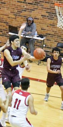 FINISHING IN THE PAINT – Littlefield’s Jeremiah Trevino (40), gets to the bucket and finishes with a finger-roll lay-up, during the second half of the Wildcats, 70-38, victory over the Friona Chieftains on Tuesday. (Staff Photo by Derek Lopez)