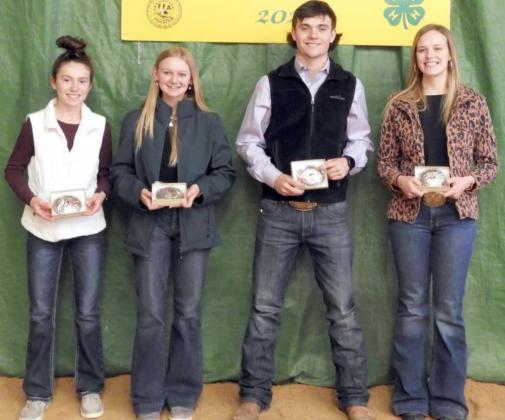 Senior Exhibitors and Showmanship Winners from E-S Stock Show