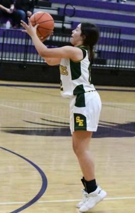 LADY WOLVERINES TAKE DOWN SILVERTON, 61-44