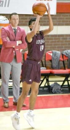 Wildcats hold on for win in Denver City