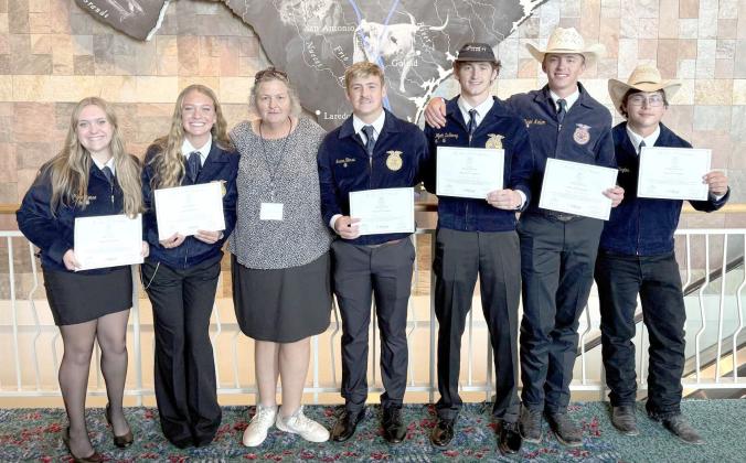 6 FFA Members Recieved Their Lone Star Degrees