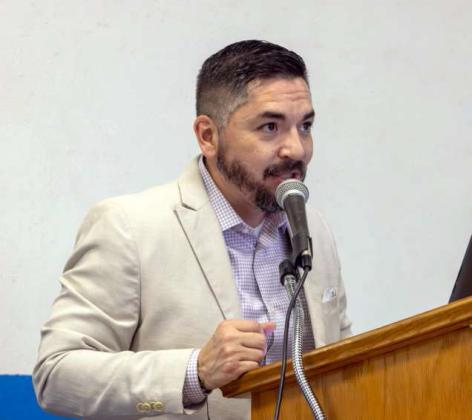 Amherst Chamber of Commerce President Oscar Gonzalez speaks at the Amherst Chamber Banquet on April 10, 2025. (Staff Photo by Madison Vidales)