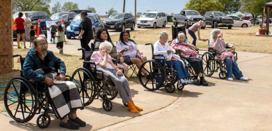 Sunset Valley Rehabilitation and Healthcare Center residents enjoy outdoor time during the Easter event on April 3, 2026. (Photo by Madison Vidales)