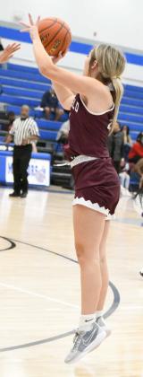 Nettes topple Vega Tuesday night, 64-43