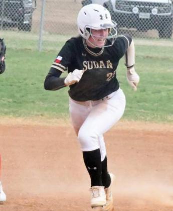 SWIPING THE BAG – Sudan’s Gracyn Shultz steals third on a headsup base running play, during the bottom of the second inning of the Nettes’ victory over Lockney on Tuesday, 14-4. (Staff Photo by Derek Lopez)
