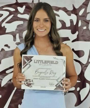 Littlefield senior, Bryndle Ray, was awarded the Jerry Blakely Scholarship at the Littlefield Athletic Banquet last Monday. (Staff Photo by Derek Lopez)