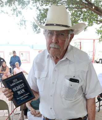 Harlan Carson won the “Oldest Man”Award. (Photo by Wesley Quigley)