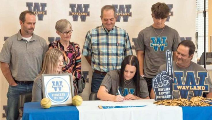 JONES BECOMES WBU’S FIRST SOFTBALL SIGNEE