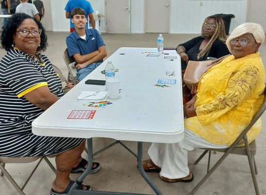 wildcat football program gives back to senior citizens