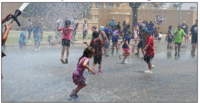 Lfd. Primary students beating the heat