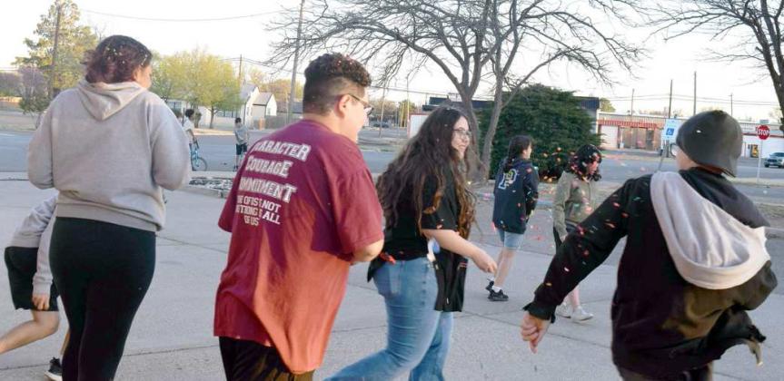 Lamb County Library Hosts Pre-Easter Teen Night