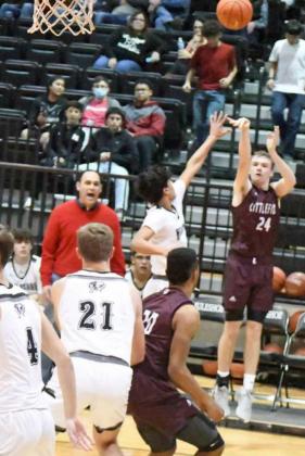 Wildcats, Lady Cats battle with Muleshoe
