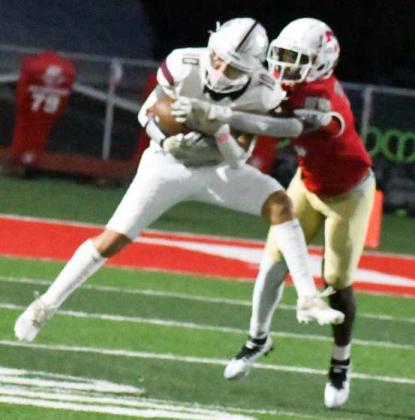 Hornets clips Owls in district-opener, 26-6
