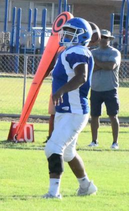 Amherst takes on Antelopes in final scrimmage