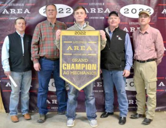 GRAND CHAMPION AG MECHANICS BUYERS for Cash Hardin. They represent Lamb County Farm Bureau, Texas Producers Cooperative, Hill’s Service Center, Skyland Grain and Cotton, Sawer Construction, Edward Fisher, James and Jana Synatschk, Indian Ink, Ganett and Lacy Magby, Bula Grain, First United Bank, and King Ag. (Staff Photo by Joella Lovvorn)