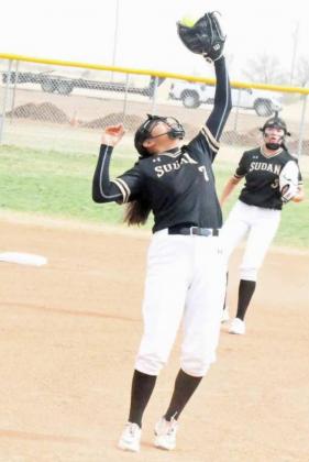 MAKING THE CATCH – Sudan’s Edette Herrera catches a pop fly at shortstop to retire the side, during the top of the first inning of the Nettes’ victory over Lockney on Tuesday, 14-4. (Staff Photo by Derek Lopez)