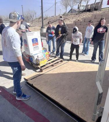 Lamb County 4-H and Sudan FFA students take supplies to Fire victims