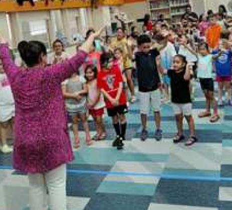 Lamb County Library entertains, encourages reading in summer
