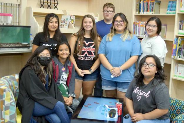 Lamb County Library hosts first teen trivia event