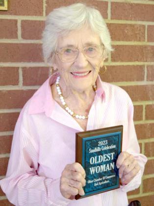 NEEVA WADE, Oldest Woman