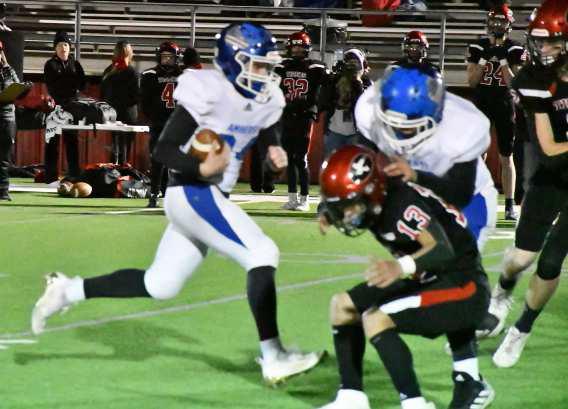 Senior Gabriel Garcia did yeoman work as a ball carrier for the Amherst Bulldogs against the Groom Tigers in UIL Class 1A-2, Region I Bi-District action last Friday night. Amherst fell to Groom 44-24 and finishes their season at 8-3 overall, 3-1 and District 2 runner-up. (Photo by Jay Kelley)
