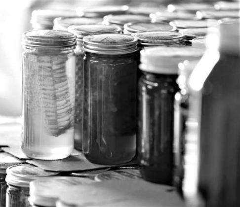 Despite lower commercial honey production, smallscale beekeepers in some regions of the state reported stronger honey yields during the 2025 production season. (Courtney Sacco and Laura McKenzie/Texas A&amp;M AgriLife)
