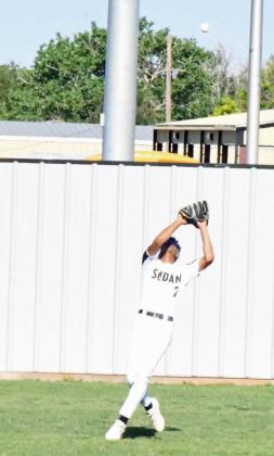 Sudan’s Jaibryn Ornelas, drifts over into left-center field and makes a catch for an out, during the top of the second inning of the Hornets’ game one loss to Tahoka on Thursday in Sudan. (Staff Photo by Derek Lopez)