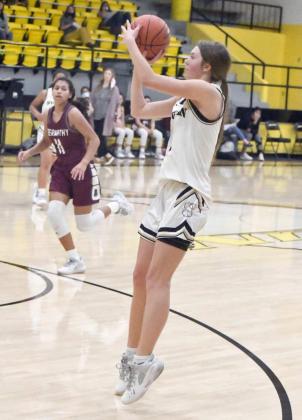 PULLING UP - Sudan sophomore, Stevi Lockhart, pulls up for a jumper from the left elbow, as the Nettes try to get back into the game, during the second half of the their overtime loss to Abernathy on Tuesday, 63-55. (Staff Photo by Derek Lopez)