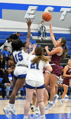 Lady Cats win season-opener over Estacado, 47-43