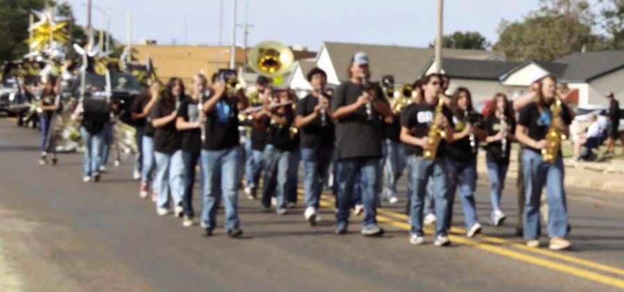 The Sudan Hornet Band performs at the Harvest Festival Parade. (Photo by Ann Reagan)