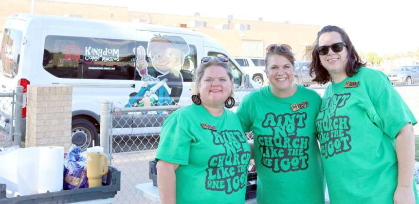 Leslie, Kristin, and Brenna with Kingdom Come Ministries of Lubbock provided all the food for the Littlefield Primary Back to School family hot dog picnic held at the Littlefield Primary playground for all primary families on Monday, August 26, 2024. (Photo by Ann Reagan)