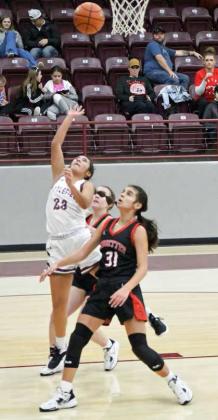 GOING UP STRONG – Littlefield guard, Arianna Cruz (23), goes up strong for a lay-up, during the first half of the Lady Cats’ Wildcat Classic semifinal loss to the Levelland Loboettes on Wednesday, 40-32. (Staff Photo by Derek Lopez)