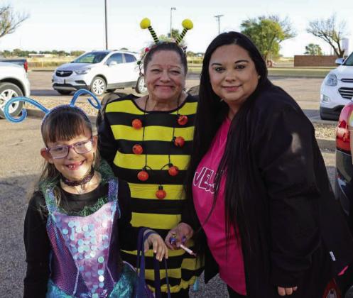 Lamb Healthcare Center Trunk-or-Treat