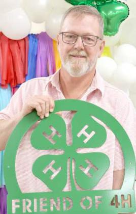 Mike McFadden and FM Feeds were selected as the “Friend of 4H”. (Photo by Ann Reagan)