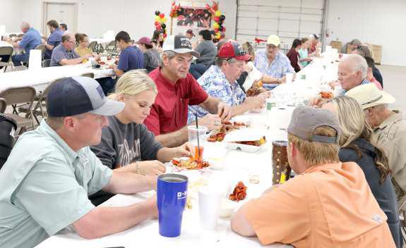 Commissioners hold regular meeting Monday