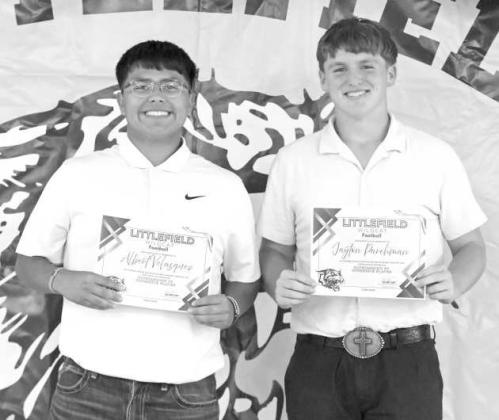 Outstanding JV Offensive Player - Jayton Parchmen Outstanding JV Defensive Player - Albert Velasquez