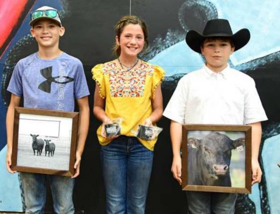 Olton winners at the National Jr. Angus Show