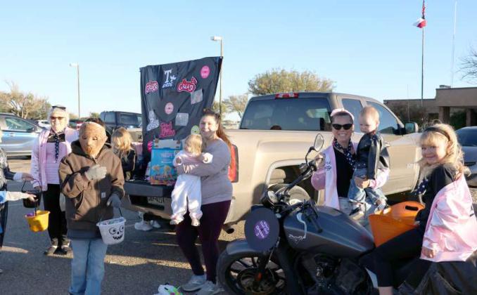 Lamb Healthcare Center Trunk-or-Treat