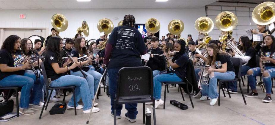 Band Director Bonnie Anderson conducts the Littlefield High School Band at the Ag. Center on Nov. 10, 2024. (Staff Photo by Rhode Duenas)