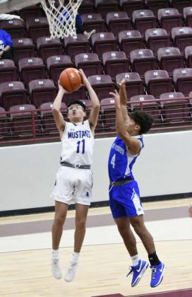 Mustangs hold off Fort Stockton, 46-39