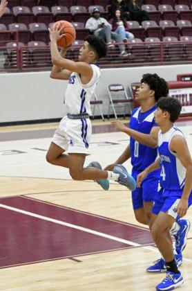 Mustangs hold off Fort Stockton, 46-39