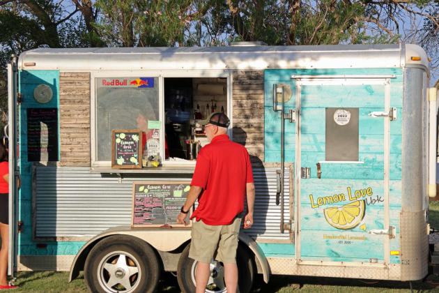 Vendors served up food and drinks during the Springlake 4th of July Celebration last Thursday. (Photo by Ann Reagan)